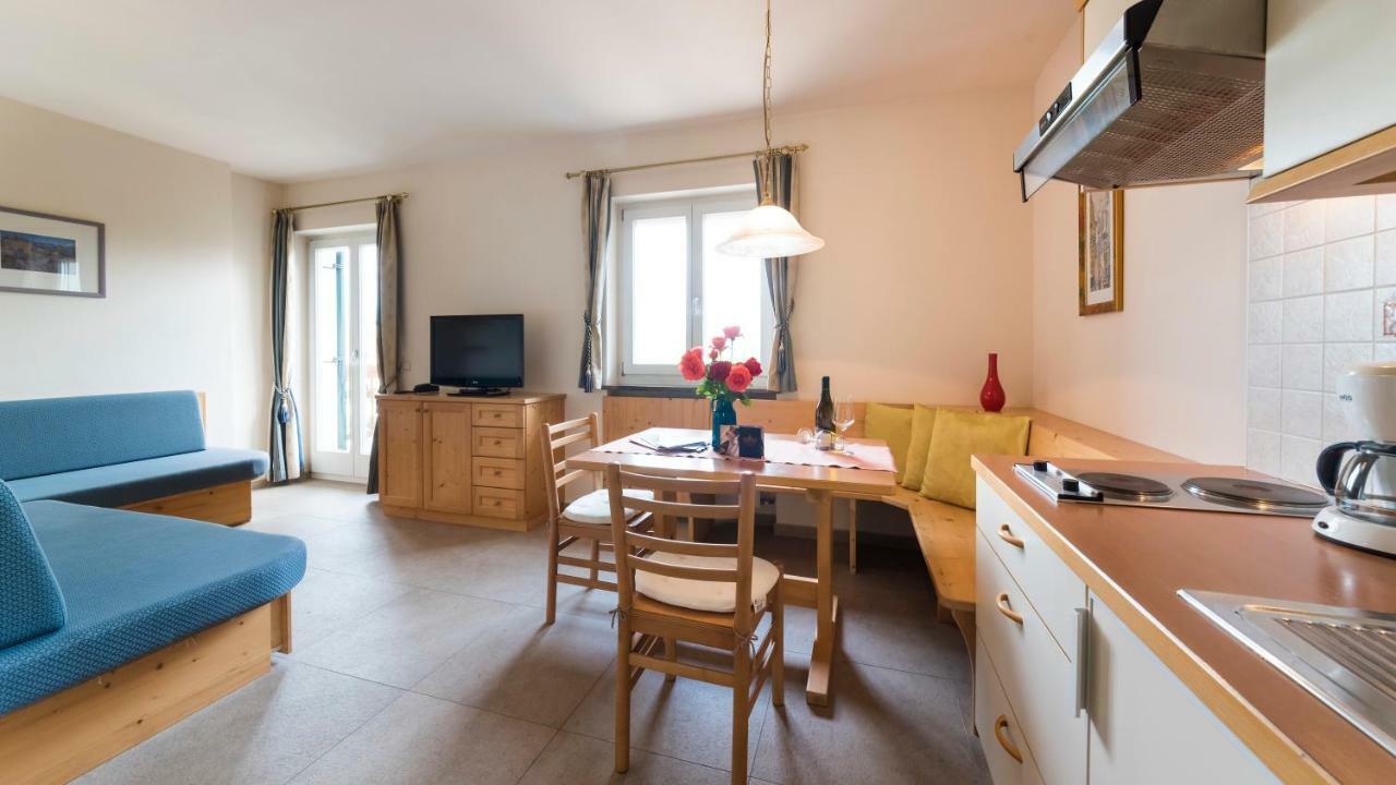 Hotel Weingut Klosterhof Caldaro Esterno foto