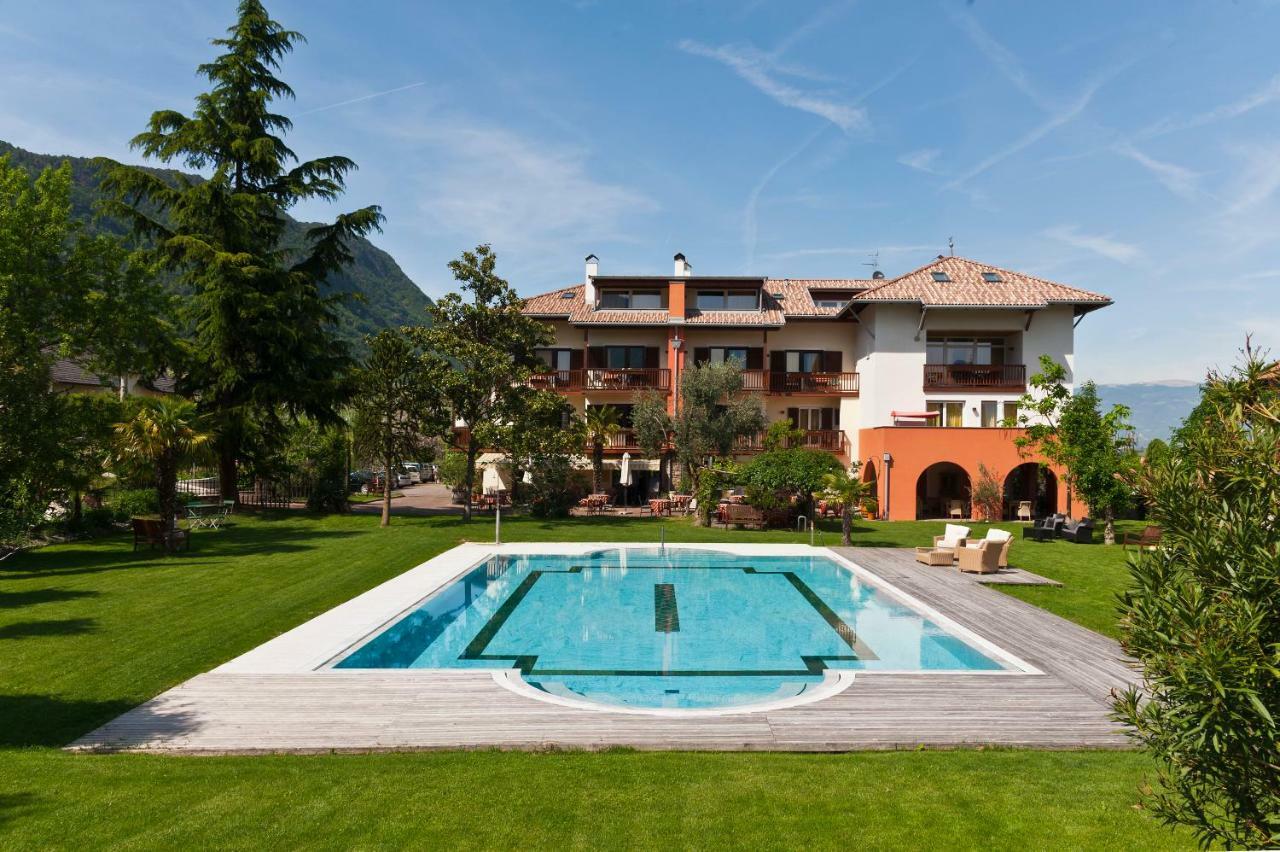 Hotel Weingut Klosterhof Caldaro Esterno foto