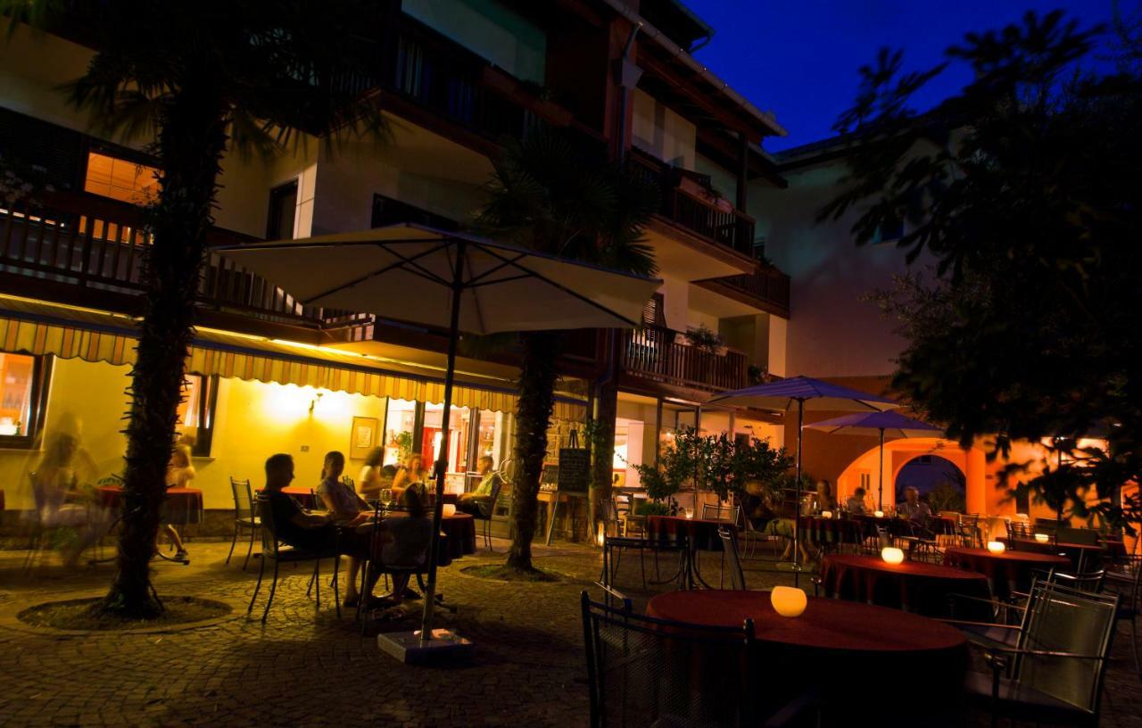 Hotel Weingut Klosterhof Caldaro Esterno foto