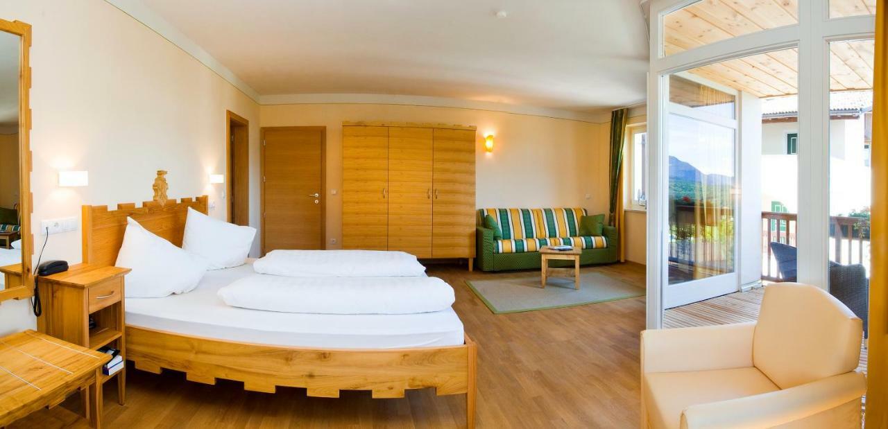Hotel Weingut Klosterhof Caldaro Esterno foto