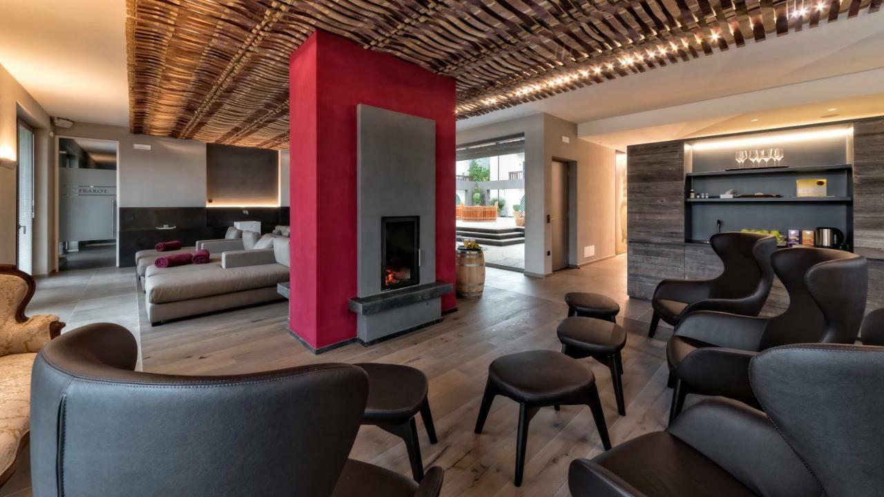 Hotel Weingut Klosterhof Caldaro Esterno foto