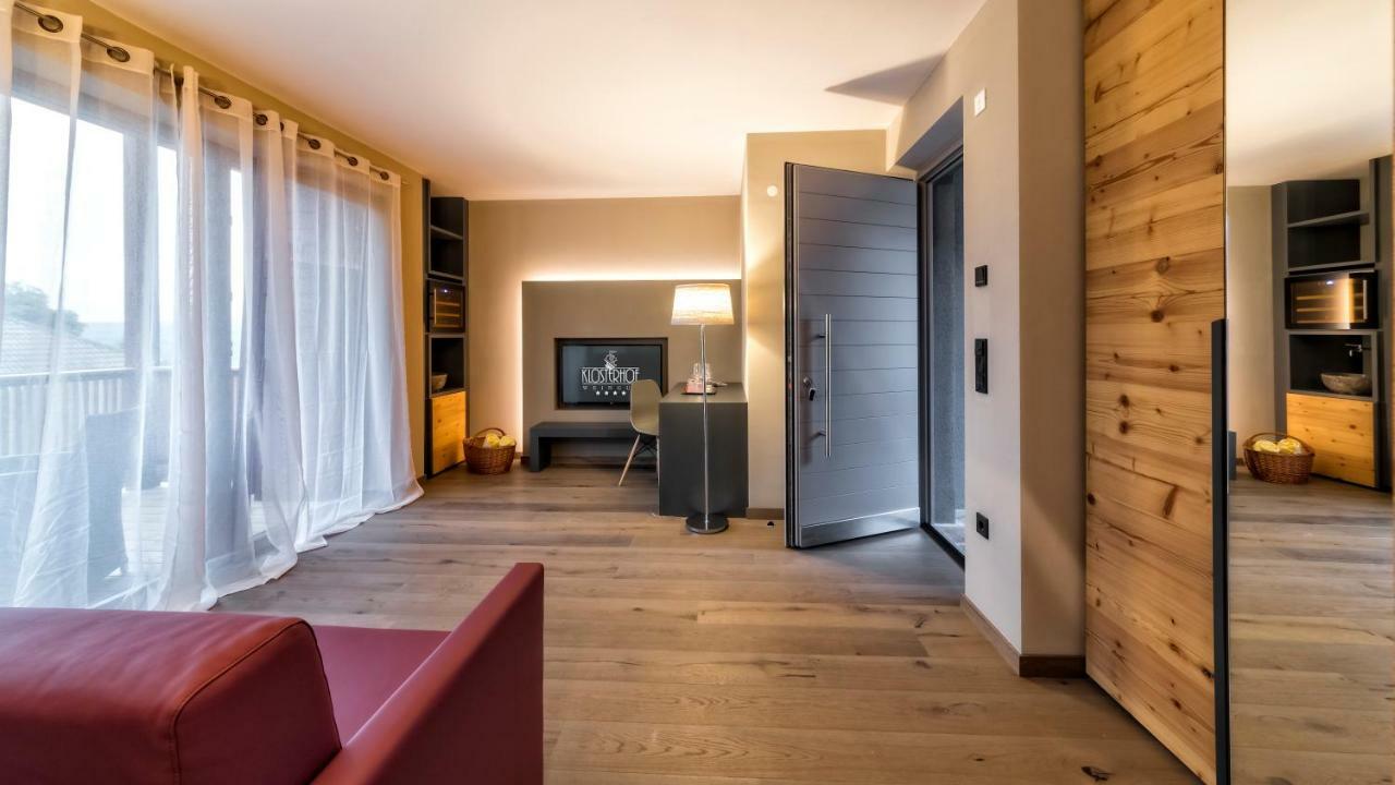 Hotel Weingut Klosterhof Caldaro Esterno foto